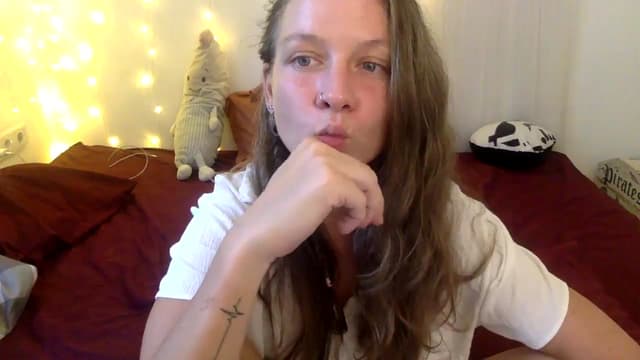 Gallery image thumbnail from Qi_ra's myfreecams stream on, 10/24/2024, 09:11 image 19 of 20