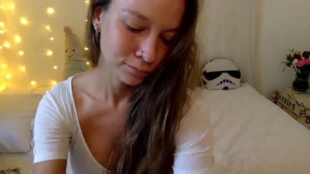 Gallery image thumbnail from Qi_ra's myfreecams stream on, 11/03/2024, 01:32 image 13 of 20