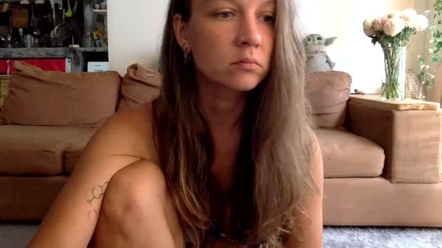 Gallery image thumbnail from Qi_ra's myfreecams stream on, 11/19/2024, 02:05 image 9 of 20