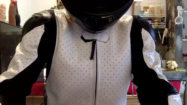Gallery image thumbnail from Qi_ra's myfreecams stream on, 11/29/2024, 24:56 image 12 of 20