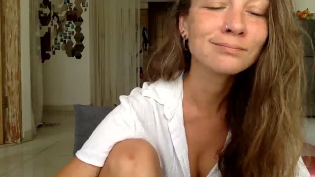 Gallery image thumbnail from Qi_ra's myfreecams stream on, 01/21/2025, 01:24 image 17 of 20