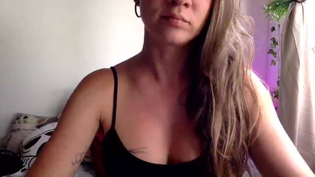 Gallery image thumbnail from Qi_ra's myfreecams stream on, 02/26/2025, 09:05 image 6 of 20