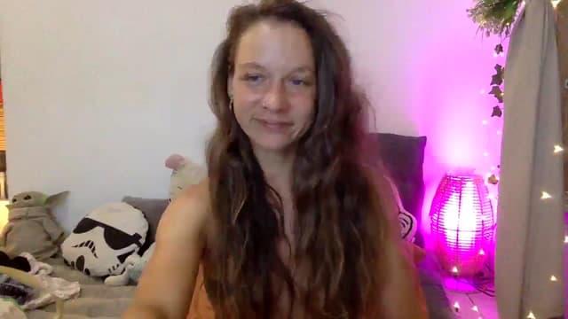 Gallery image thumbnail from Qi_ra's myfreecams stream on, 03/04/2025, 15:17 image 4 of 20