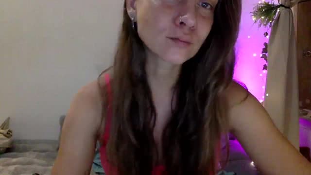 Gallery image thumbnail from Qi_ra's myfreecams stream on, 03/06/2025, 12:38 image 10 of 20
