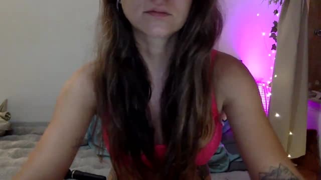 Gallery image thumbnail from Qi_ra's myfreecams stream on, 03/06/2025, 12:38 image 15 of 20