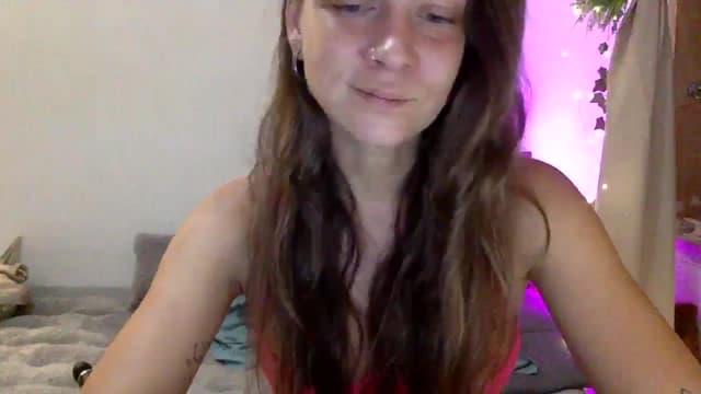 Gallery image thumbnail from Qi_ra's myfreecams stream on, 03/06/2025, 12:38 image 7 of 20