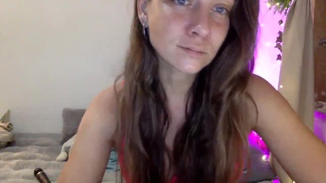 Gallery image thumbnail from Qi_ra's myfreecams stream on, 03/06/2025, 12:38 image 6 of 20