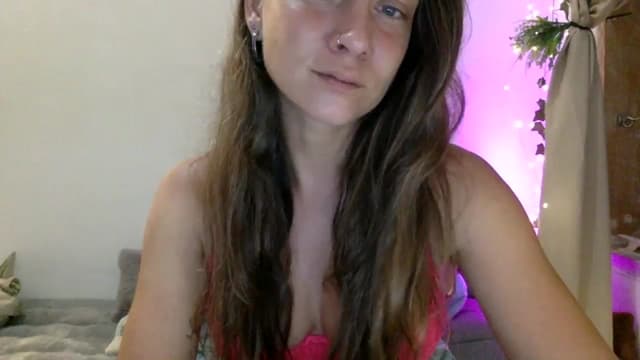 Gallery image thumbnail from Qi_ra's myfreecams stream on, 03/06/2025, 12:51 image 10 of 20
