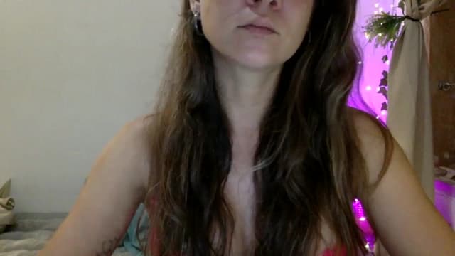 Gallery image thumbnail from Qi_ra's myfreecams stream on, 03/06/2025, 12:51 image 14 of 20