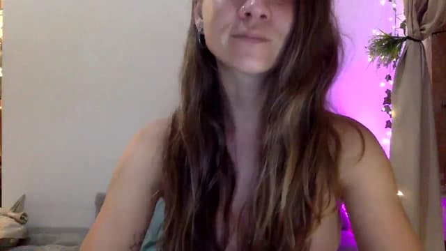 Gallery image thumbnail from Qi_ra's myfreecams stream on, 03/06/2025, 16:31 image 13 of 20