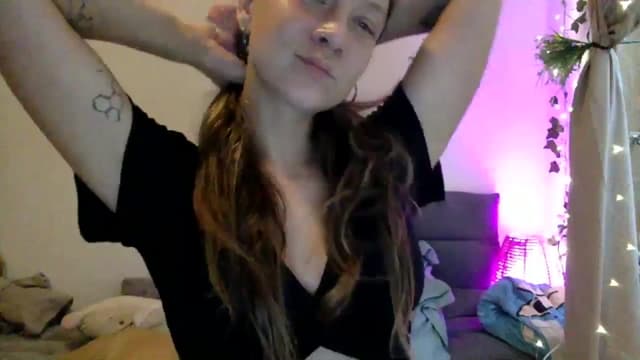 Gallery image thumbnail from Qi_ra's myfreecams stream on, 03/20/2025, 10:39 image 15 of 20