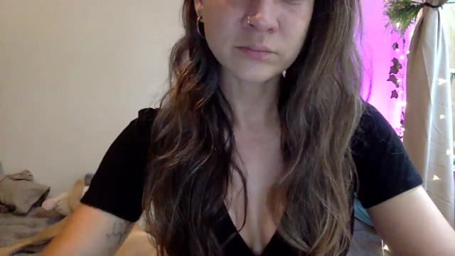 Gallery image thumbnail from Qi_ra's myfreecams stream on, 03/20/2025, 10:39 image 4 of 20