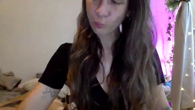 Gallery image thumbnail from Qi_ra's myfreecams stream on, 03/20/2025, 10:39 image 7 of 20