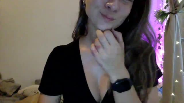 Gallery image thumbnail from Qi_ra's myfreecams stream on, 03/20/2025, 10:39 image 17 of 20