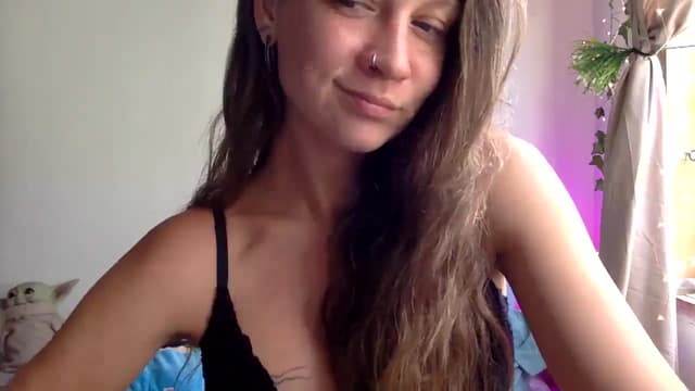 Gallery image thumbnail from Qi_ra's myfreecams stream on, 03/23/2025, 09:09 image 15 of 20
