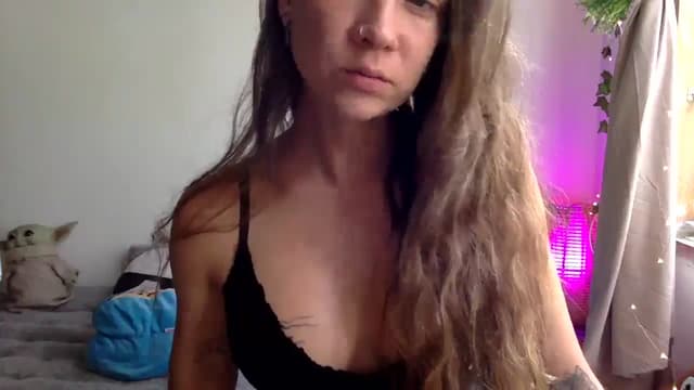 Gallery image thumbnail from Qi_ra's myfreecams stream on, 03/23/2025, 09:09 image 19 of 20