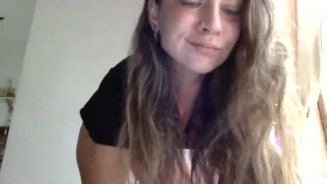 Gallery image thumbnail from Qi_ra's myfreecams stream on, 03/30/2025, 23:23 image 4 of 20