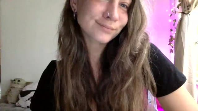 Gallery image thumbnail from Qi_ra's myfreecams stream on, 03/30/2025, 23:23 image 8 of 20