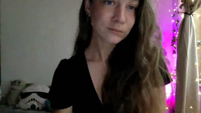Gallery image thumbnail from Qi_ra's myfreecams stream on, 03/30/2025, 23:23 image 19 of 20