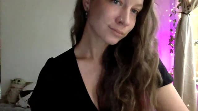 Gallery image thumbnail from Qi_ra's myfreecams stream on, 03/30/2025, 23:23 image 10 of 20
