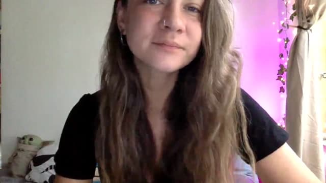 Gallery image thumbnail from Qi_ra's myfreecams stream on, 03/30/2025, 23:23 image 2 of 20
