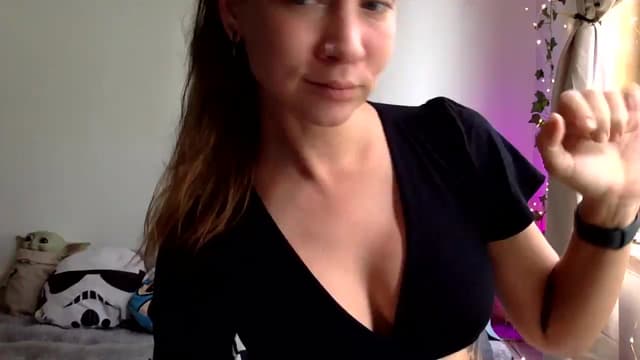 Gallery image thumbnail from Qi_ra's myfreecams stream on, 03/31/2025, 24:59 image 11 of 20