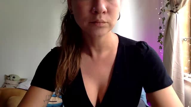 Gallery image thumbnail from Qi_ra's myfreecams stream on, 03/31/2025, 24:59 image 18 of 20
