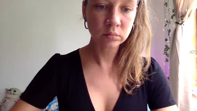 Gallery image thumbnail from Qi_ra's myfreecams stream on, 03/31/2025, 03:37 image 15 of 20