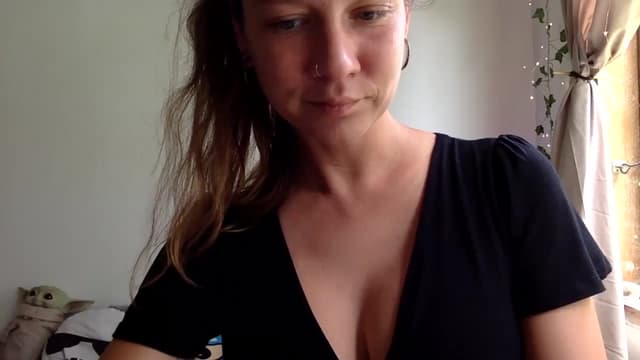 Gallery image thumbnail from Qi_ra's myfreecams stream on, 03/31/2025, 03:37 image 12 of 20