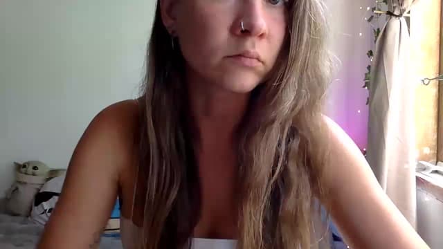 Gallery image thumbnail from Qi_ra's myfreecams stream on, 04/01/2025, 07:26 image 12 of 20