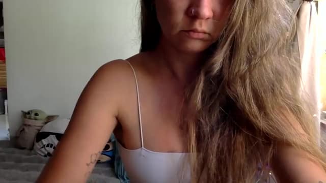 Gallery image thumbnail from Qi_ra's myfreecams stream on, 04/01/2025, 07:26 image 20 of 20