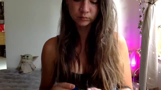 Gallery image thumbnail from Qi_ra's myfreecams stream on, 04/07/2025, 24:04 image 14 of 20