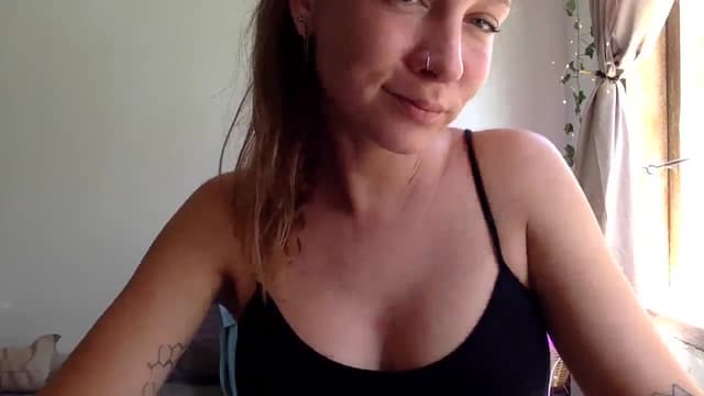 Gallery image thumbnail from Qi_ra's myfreecams stream on, 04/07/2025, 02:28 image 20 of 20