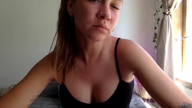 Gallery image thumbnail from Qi_ra's myfreecams stream on, 04/07/2025, 02:28 image 7 of 20