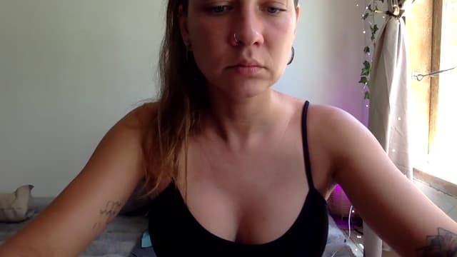 Gallery image thumbnail from Qi_ra's myfreecams stream on, 04/07/2025, 05:13 image 5 of 20