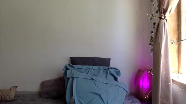 Gallery image thumbnail from Qi_ra's myfreecams stream on, 04/07/2025, 05:13 image 9 of 20