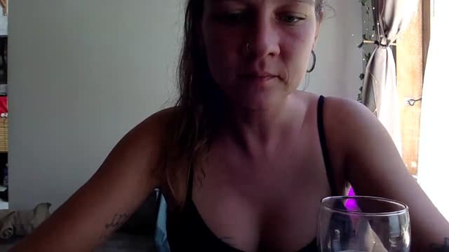 Gallery image thumbnail from Qi_ra's myfreecams stream on, 04/07/2025, 06:34 image 17 of 20
