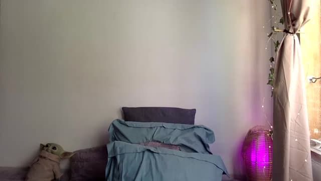 Gallery image thumbnail from Qi_ra's myfreecams stream on, 04/07/2025, 07:19 image 17 of 20