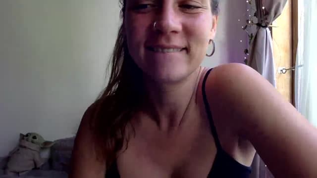 Gallery image thumbnail from Qi_ra's myfreecams stream on, 04/07/2025, 08:22 image 12 of 20