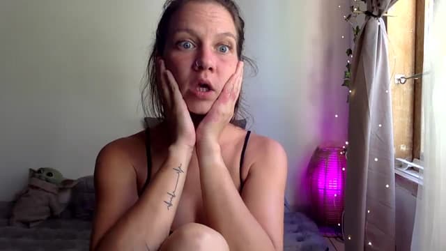 Gallery image thumbnail from Qi_ra's myfreecams stream on, 04/07/2025, 08:22 image 4 of 20