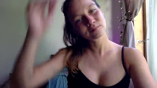 Gallery image thumbnail from Qi_ra's myfreecams stream on, 04/07/2025, 08:22 image 18 of 20