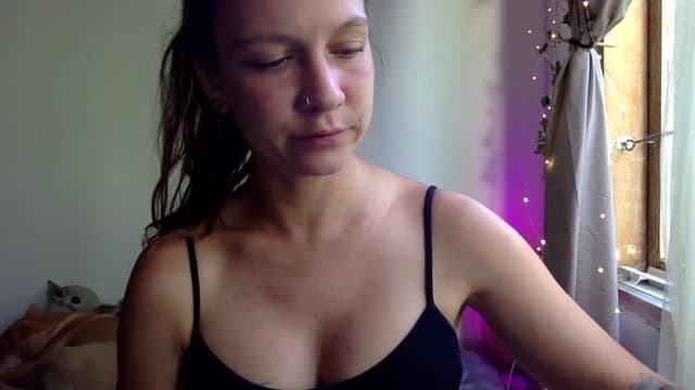 Gallery image thumbnail from Qi_ra's myfreecams stream on, 04/07/2025, 09:08 image 12 of 20