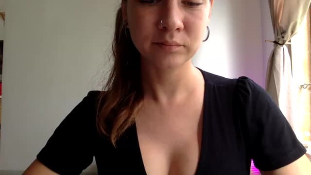 Gallery image thumbnail from Qi_ra's myfreecams stream on, 04/10/2025, 23:52 image 17 of 20
