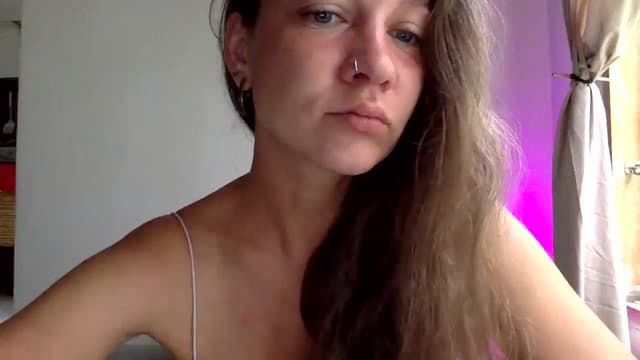Gallery image thumbnail from Qi_ra's myfreecams stream on, 04/14/2025, 24:21 image 5 of 20
