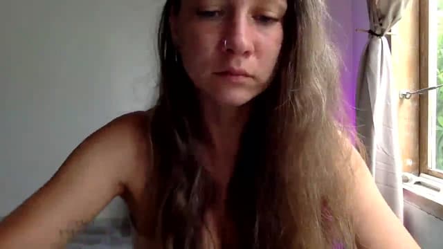 Gallery image thumbnail from Qi_ra's myfreecams stream on, 04/14/2025, 01:25 image 17 of 20