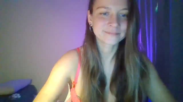 Gallery image thumbnail from Qi_ra's myfreecams stream on, 04/27/2025, 10:57 image 7 of 20