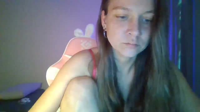 Gallery image thumbnail from Qi_ra's myfreecams stream on, 04/27/2025, 11:26 image 10 of 20