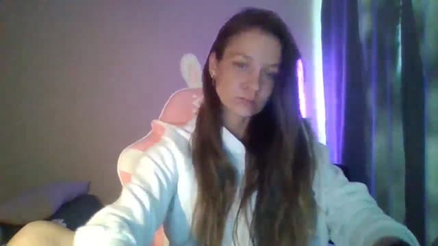Gallery image thumbnail from Qi_ra's myfreecams stream on, 04/27/2025, 14:37 image 18 of 20