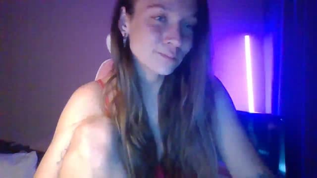 Gallery image thumbnail from Qi_ra's myfreecams stream on, 04/27/2025, 17:53 image 5 of 20