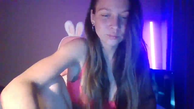 Gallery image thumbnail from Qi_ra's myfreecams stream on, 04/27/2025, 17:53 image 4 of 20